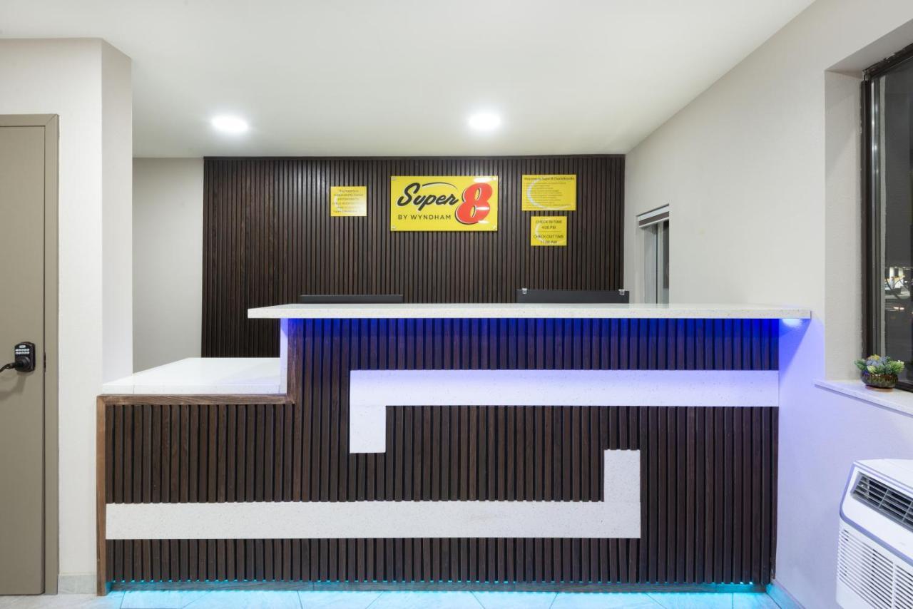 Super 8 By Wyndham שרלוטסוויל מראה חיצוני תמונה