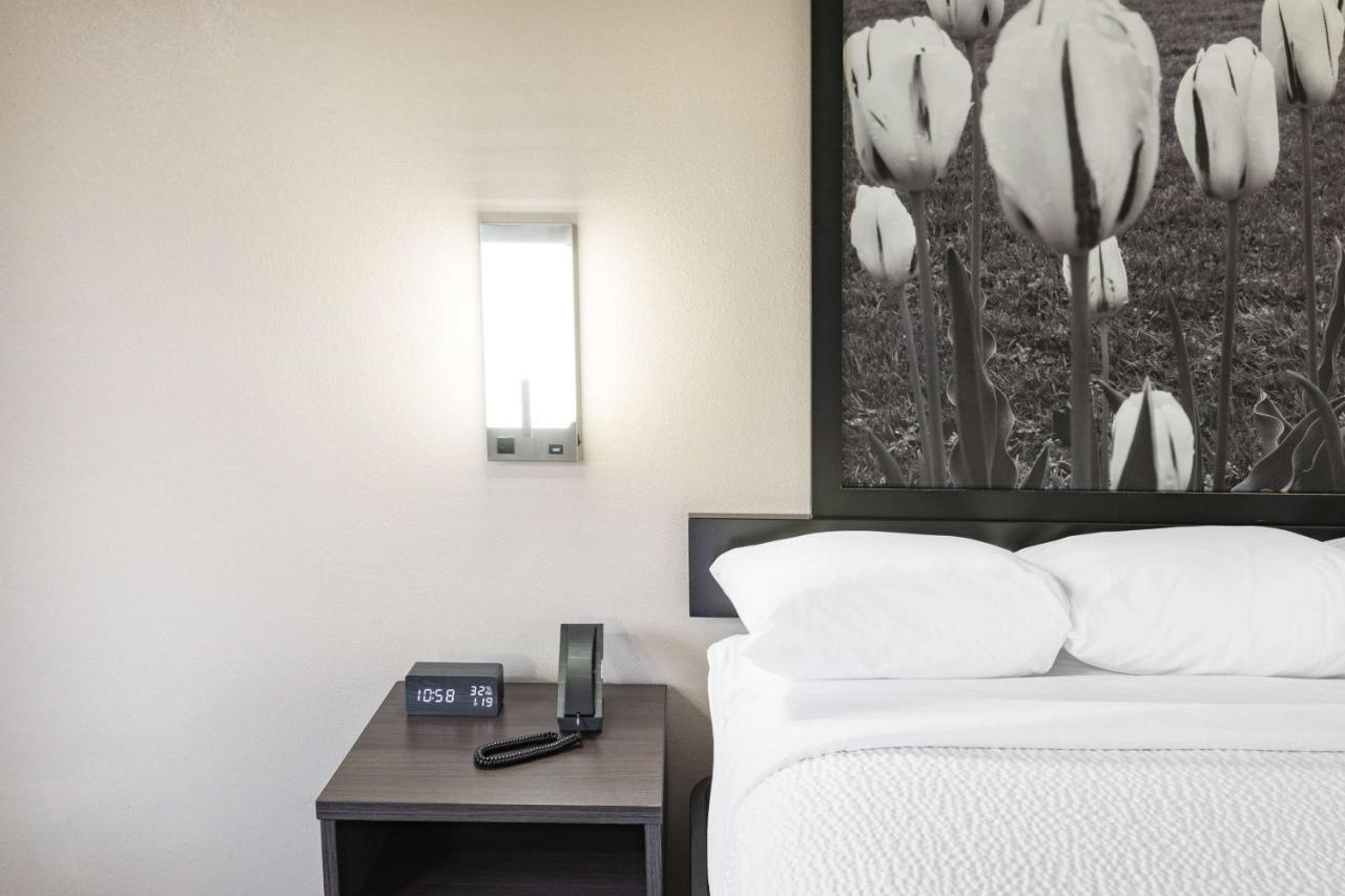 Super 8 By Wyndham שרלוטסוויל מראה חיצוני תמונה