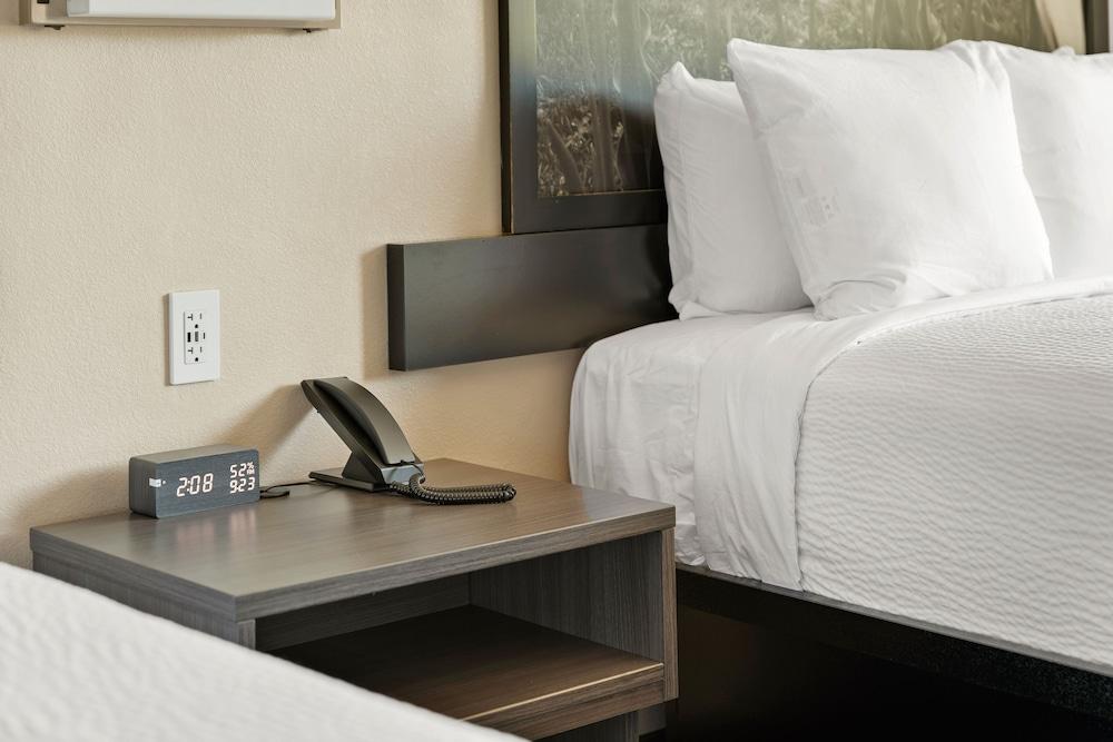 Super 8 By Wyndham שרלוטסוויל מראה חיצוני תמונה